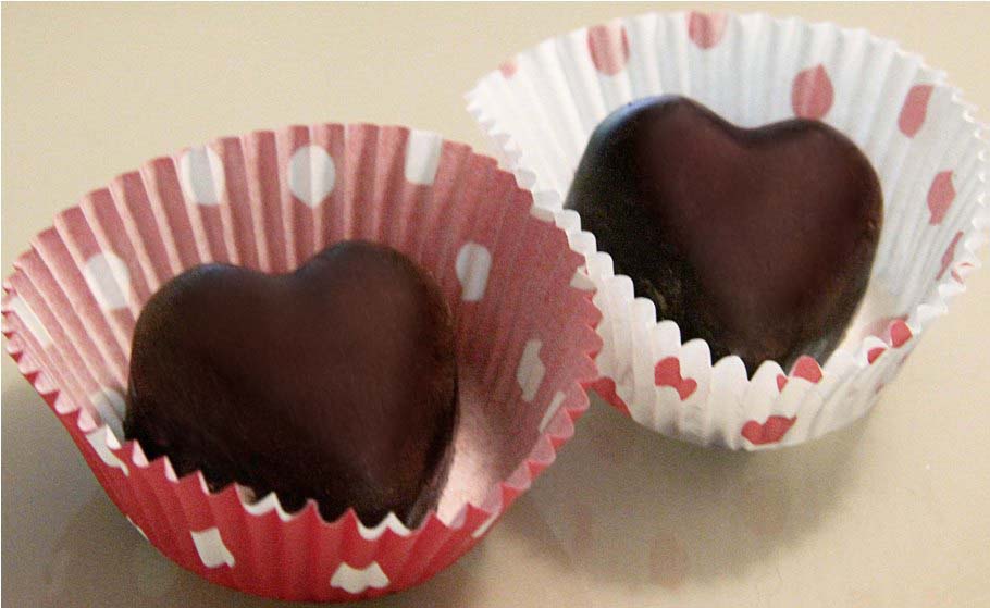 Vegan Peanut Butter Cups: Happy Valentine’s Day!